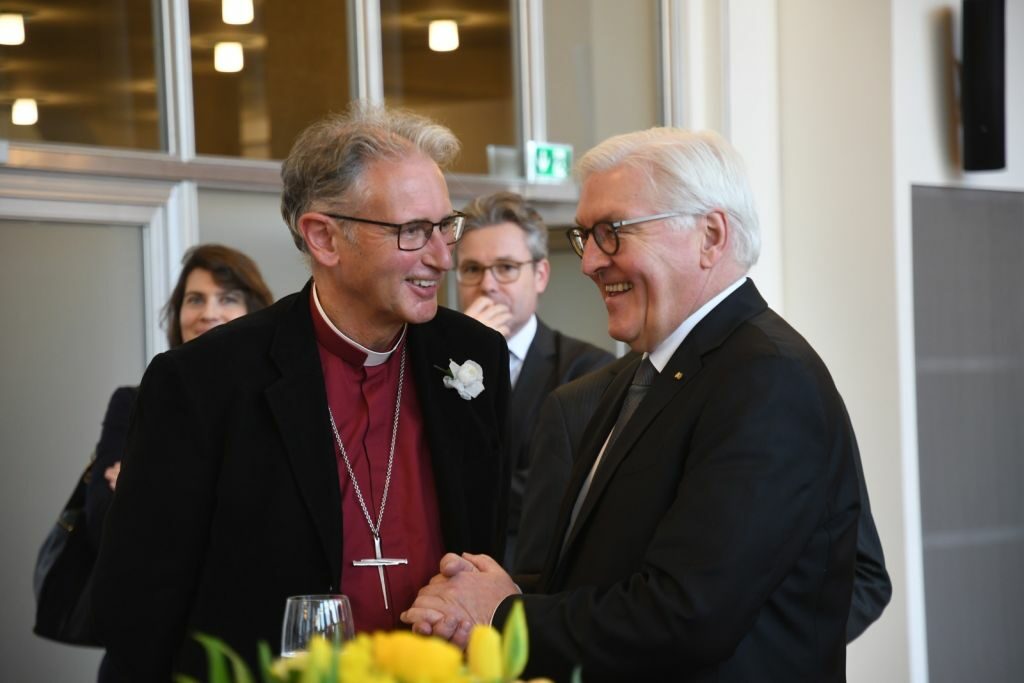 Bischof Dr. Christopher Cocksworth aus Coventry im Gespräch mit Bundespräsident Frank-Walter Steinmeier am 13. Februar 2020 in Dresden