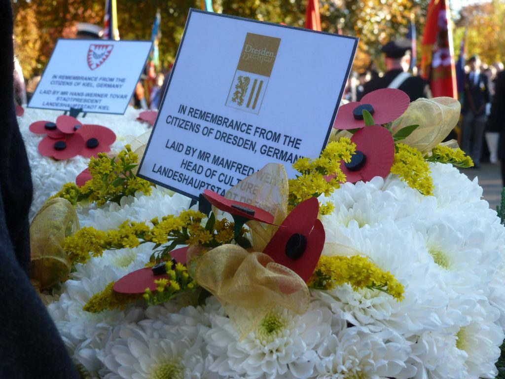 Gedenken im War Memorial Park Coventry: Blumengruß aus Dresden