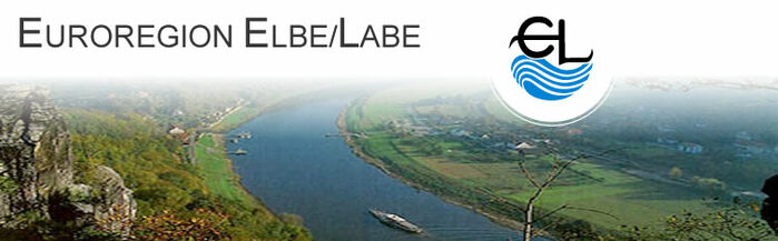 Logo des Netzwerkes der Euroregion Elbe/Labe mit einem Panoramablick ins Elbtal