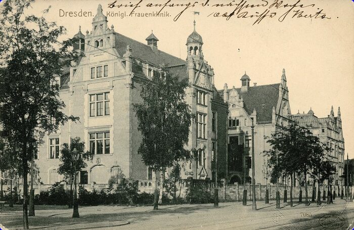 nsichtskarte: Königliche Frauenklinik (heute Universitätsklinikum Carl Gustav Carus). Gebäude an der Pfotenhauerstraße, um 1906.