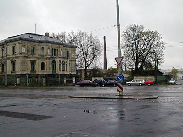"Foto: der Alexander-Puschkin-Platz vor Beginn der Umgestaltung zeigt die ursprüngliche Platzfläche