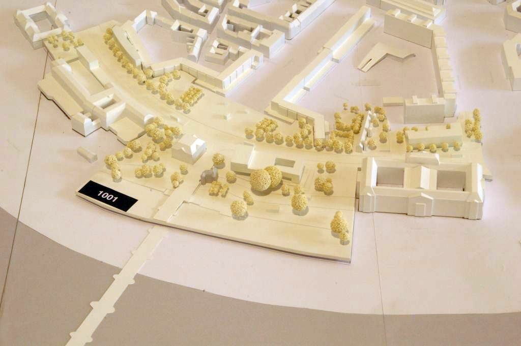 Im Bild ist ein Modell des Wettbewerbteilnehmers ARGE König: G.N.b.h. Architekten Grill & Neumann / Blanc Scheidel und Kollegen, Dresden / Berlin zu sehen.
