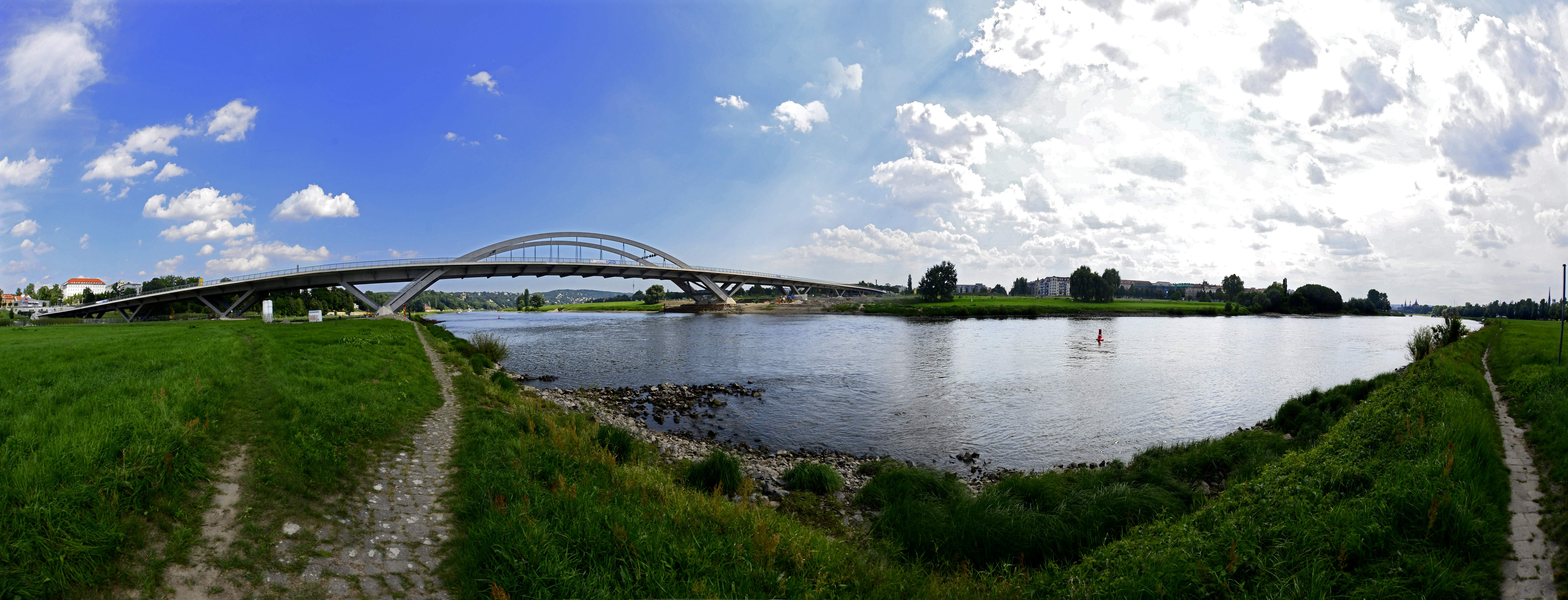 Foto der Waldschlößchenbrücke