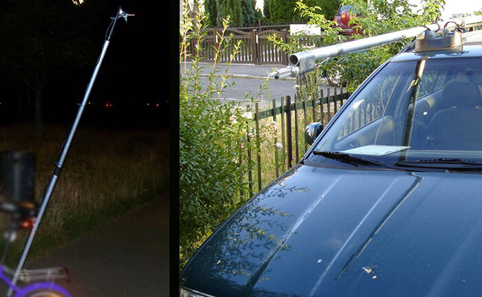 2 Fotos nebeneinander mit einem hinteren Fahrradreifen und einer langen Metallstange (links) und einem Auto mit einer Metallstange auf dem Dach (rechts).