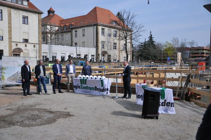 The foundation stone for the new "BioZ 2" building was laid by the BioInnovationsZentrumDresden. Planned opening: end of 2025