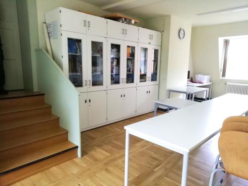 Lehrmittelzimmer (SH/1. OG/01)