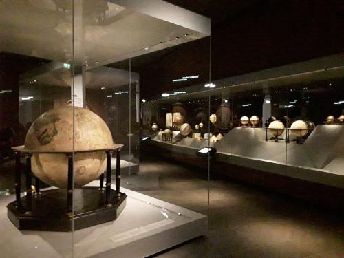 Neuer Saal / Globensammlung (EG)