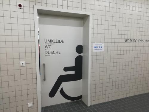 Rollstuhlgeeignete Dusche Herren Altbau