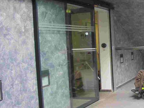 Toilettenanlage mit Rollstuhl-WC unter dem Altmarkt