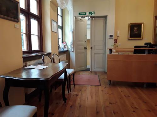 Raum 1 (Foyer und Kasse)