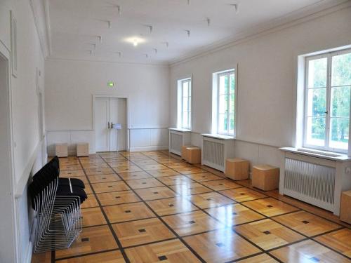 Studio Ost (Hauptgebäude, OG)