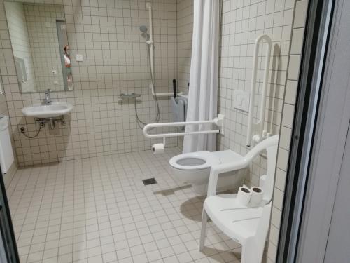 Rollstuhl-WC im Neubau