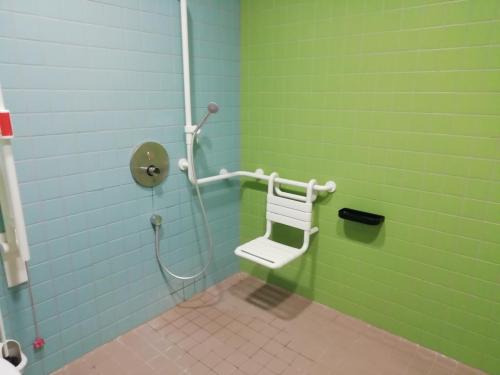 Rollstuhlgeeignete Dusche Herren Schwimmhalle