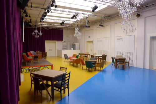 Dalcroze-Saal (Hauptgebäude, EG rechte Seite)