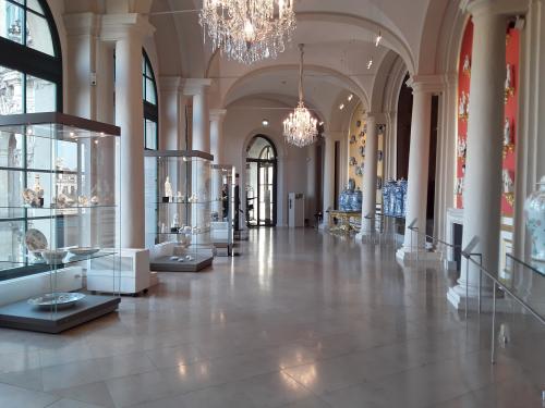 Ostasiengalerie (linke Seite)