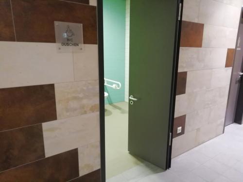 Rollstuhl-WC Sauna (1. OG)