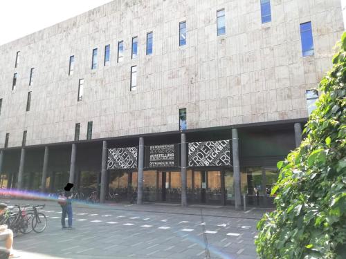 Zentralbibliothek der Sächs. Landesbibliothek - Staats- und Universitätsbibliothek Dresden (SLUB)