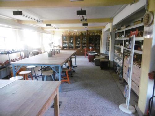 Keramik-Werkstatt in ehem. Garage (EG - Parkanlage)