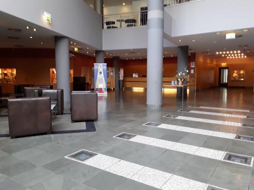 Foyer und Rezeption (EG)