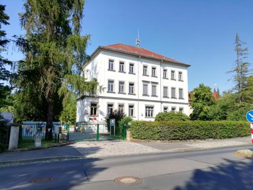 82. Grundschule "Am Königswald"