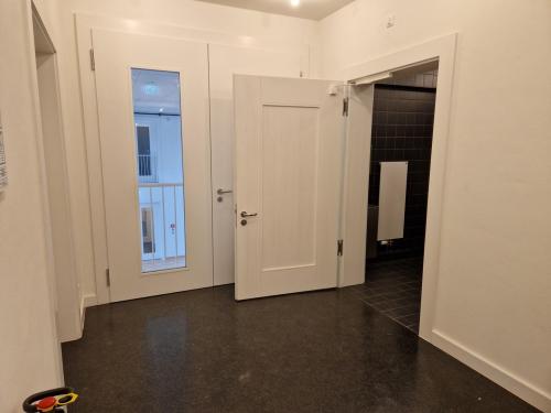 Rollstuhl-WC Ostflügel (OG)