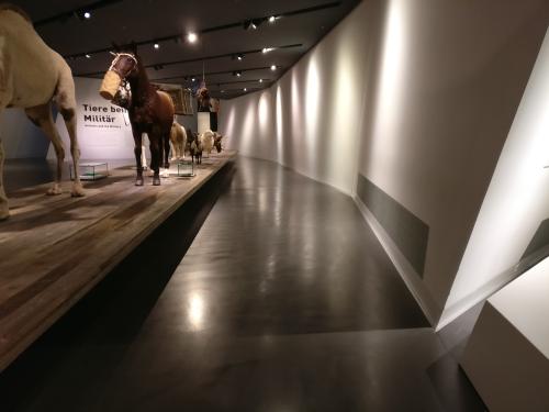 Ausstellungsbereich Tiere beim Militär