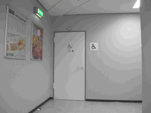 Rollstuhl-WC im 5. Obergeschoss