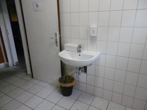 Rollstuhl-WC im Untergeschoss