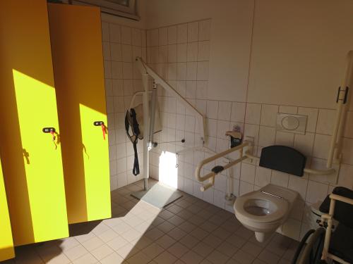 Rollstuhlgeeignete Umkleide