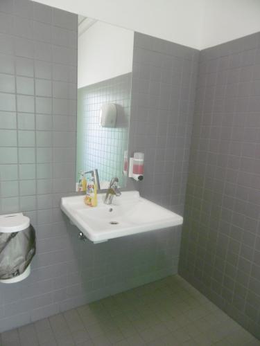 Rollstuhl-WC Schulgebäude, 1. OG