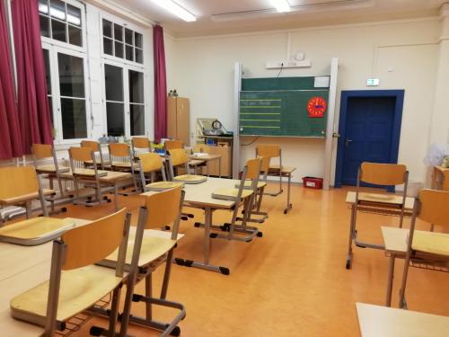 Klassenzimmer (1. OG - 3. OG)