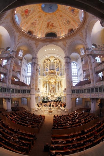 Konzertatmosphäre in der Frauenkirche Dresden