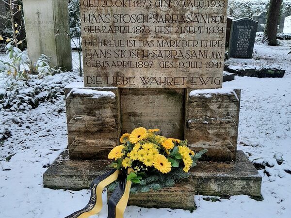 Grab von Sarrasani im Urnenhain Tolkewitz