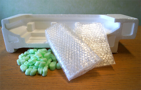 Bild zeigt Verpackungsmaterialien aus Plastik