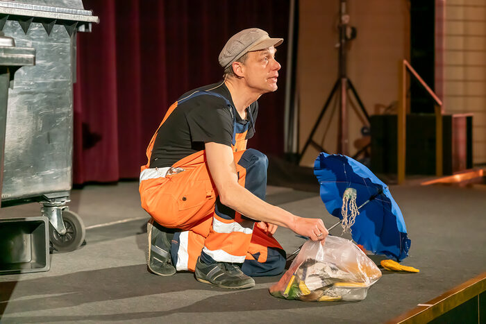 Herr Stinknich im Theaterstück
