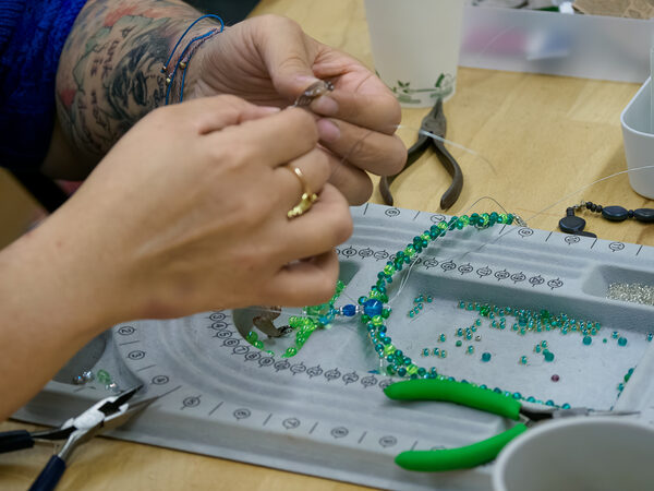 Basteleien für Kinder und Erwachsene mit Glasperlen