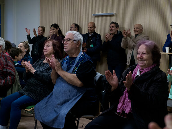 Publikum ist begeistert beim Kulturprogramm