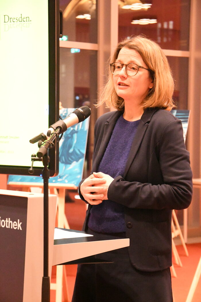 Frau Annekatrin Klepsch eröffnet die IWgR 2023 im Kulturpalast Dresden