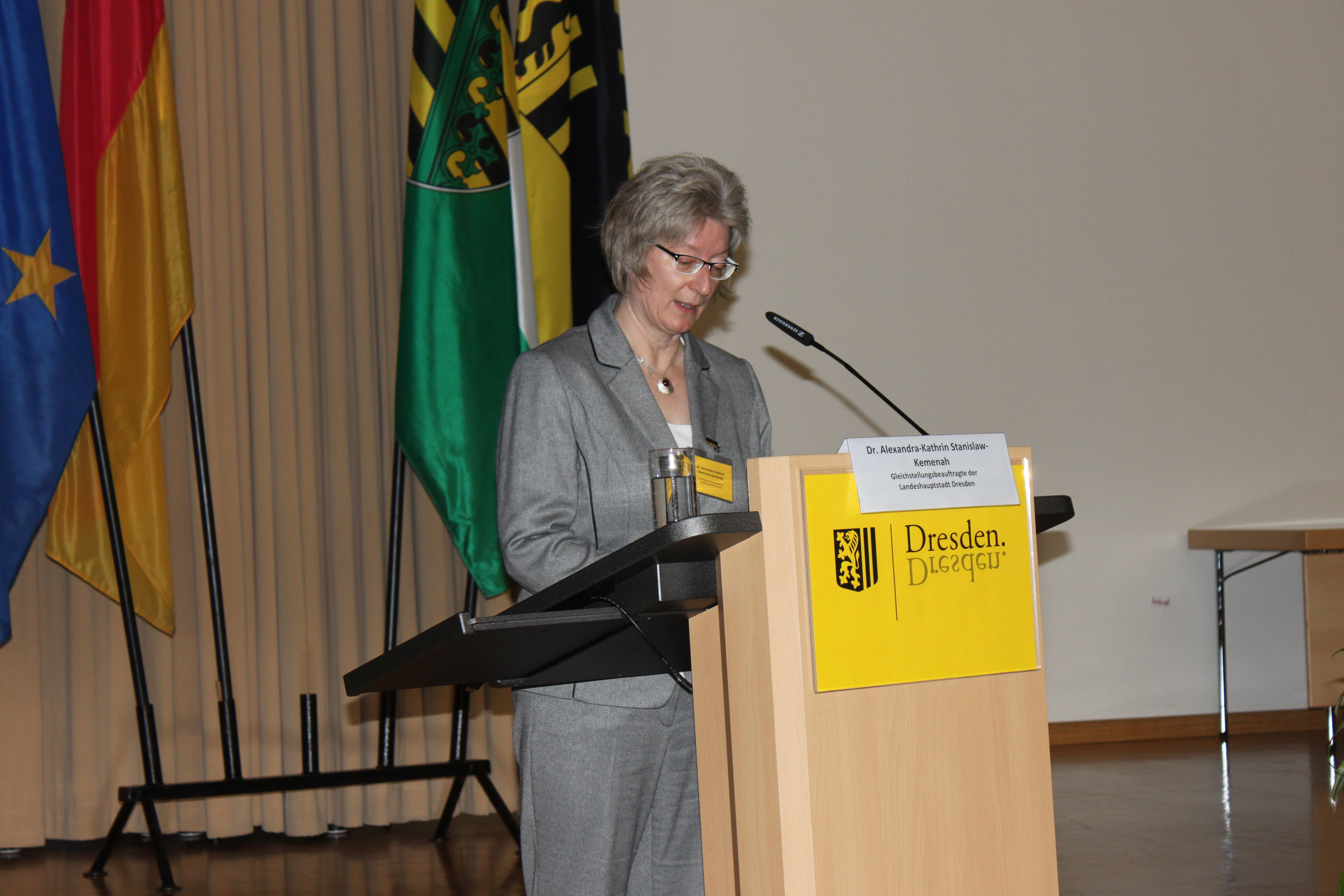 Begrüßung Frau Dr. Alexandra-Kathrin Stanislaw-Kemenah, Gleichstellungsbeauftragte der Landeshauptstadt Dresden