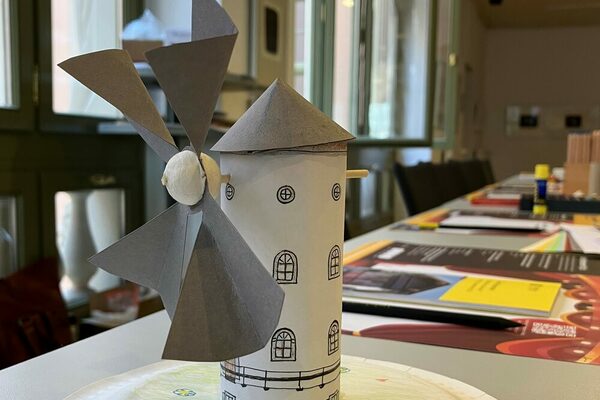 Bastelangebot "Windmühlen bauen" mit dem Denkmalnetz Sachsen im Kunstfoyer des Kulturrathauses