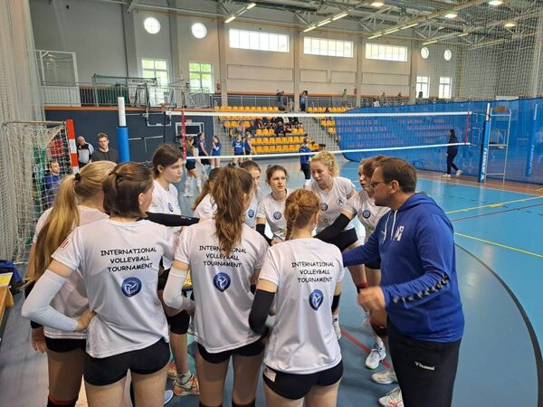 Teamberatung in der Sporthalle in Gostyn