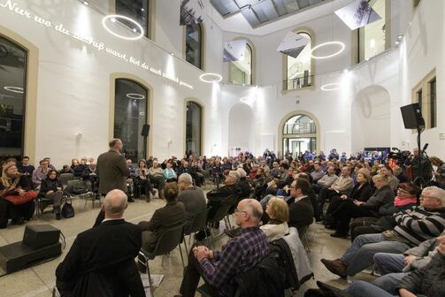 Organised public debate in the Dresden Transport Museum on the 16th of February 2017 on the question: "Is this art? Citizens forum on the art projects „Monument“ and „Lampedusa 361“".