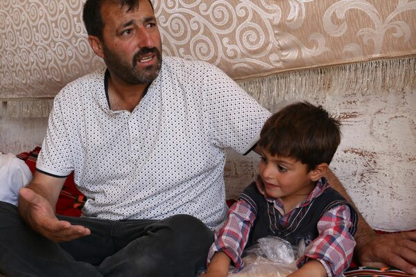 Ahmed H. mit einem seiner Söhne