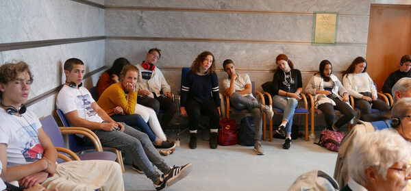 2 Gespräch Schüler.jpg