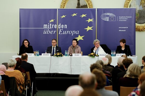 Die sächsischen Europaabgeordneten Reinhard Bütikofer, Dr. Cornelia Ernst, Constanze Krehl und Hermann Winkler