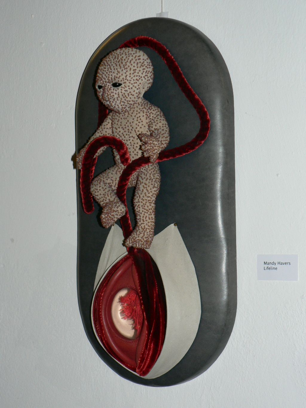 'Lifeline' von Mandy Havers, Embryoartiges Objekt