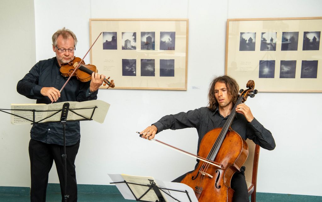 Musiker Tobias Bäz/Violincello und Jörg Faßmann/Violine