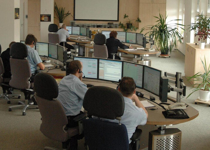 Blick in die Integrierte Regionalleitstelle Leipzig.