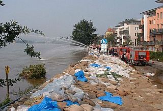 Hochwasser Kötzschenbroder Straße am 18. August 2002