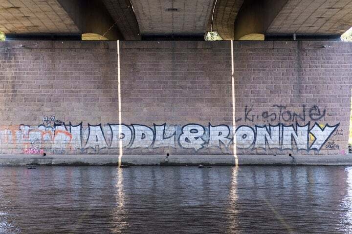 Graffiti auf Brücke